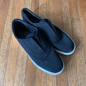 Vince Black Canvas loafer-sneaker Size 8.5